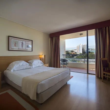 Gale Ampalius Hotel 4*