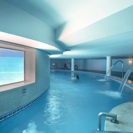 ビラ ガーレ アンパリウス 4*