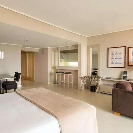 Hotel Gale Ampalius 4*