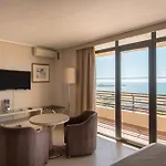 Gale Ampalius Otel 4*