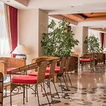 Gale Ampalius Otel 4*